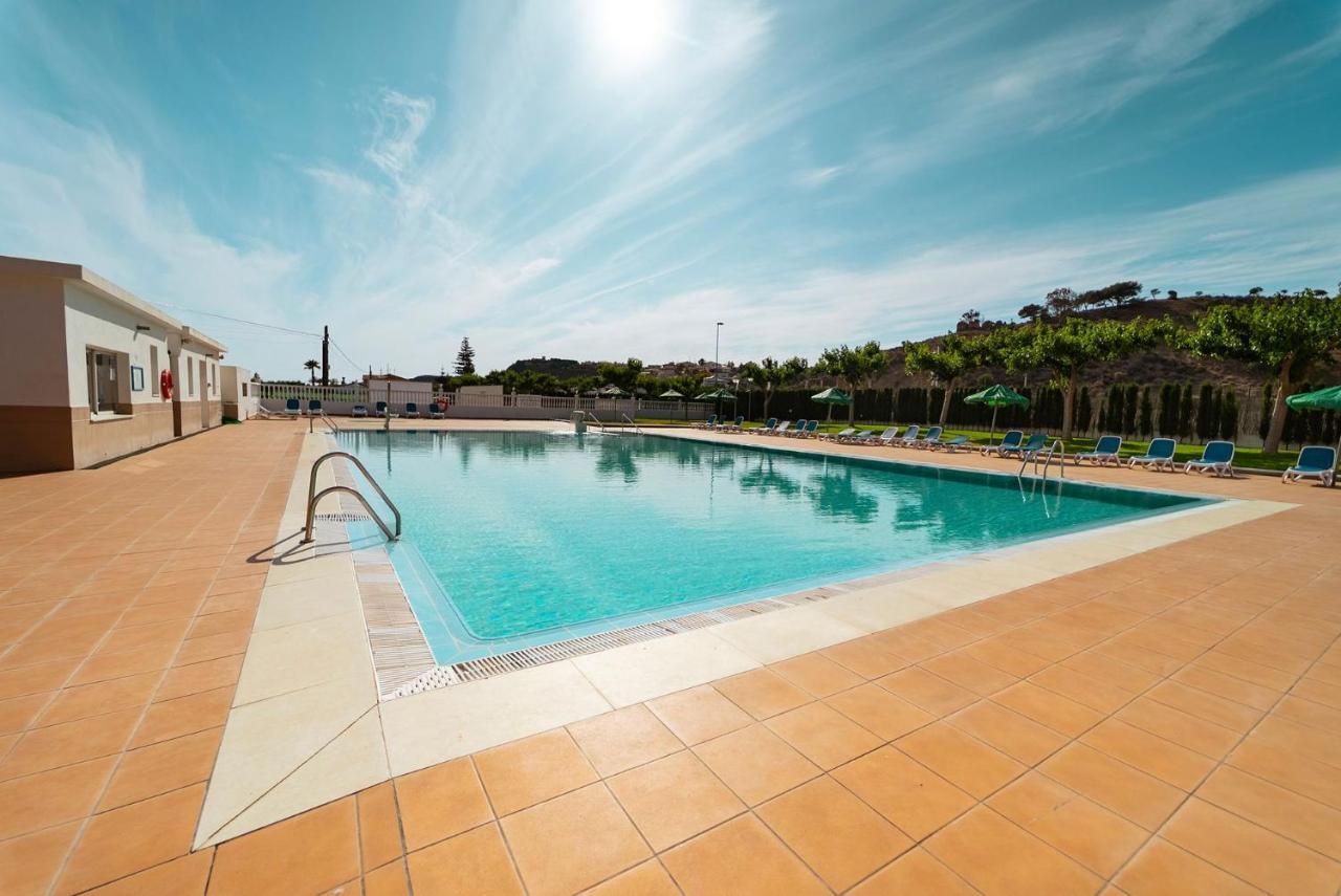 Hotel Kampaoh Costa Del Sol à Almayate Extérieur photo